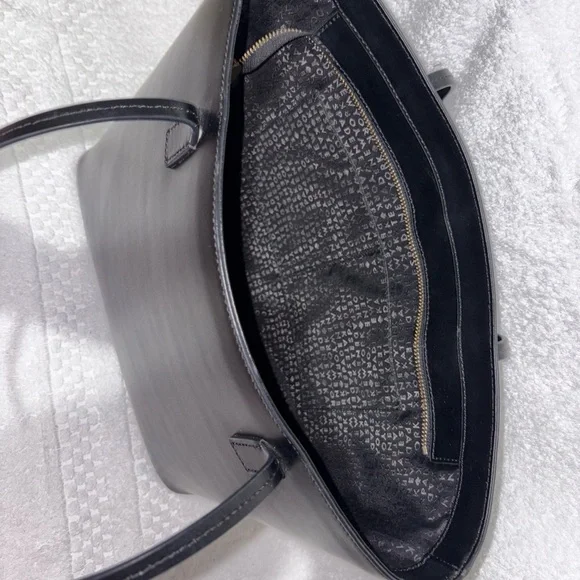 Kate Spade Black Tote with Bow Accent - Picture 6 of 13